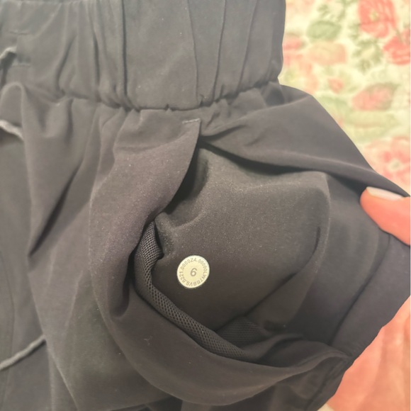 Lululemon Stroll at Sundown Short - Picture 4 of 4